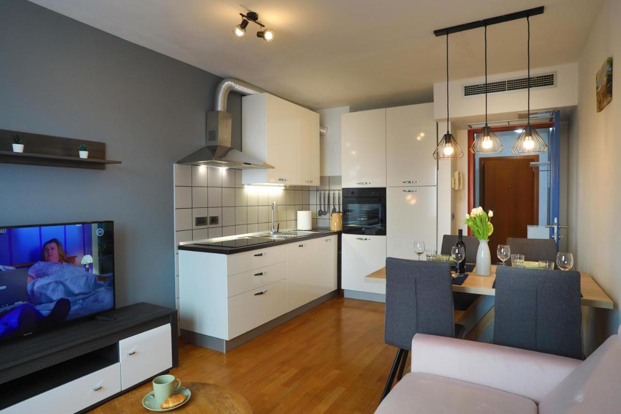 Apartment Moon ロヴィニ エクステリア 写真